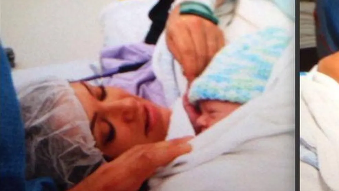 Celia, FOTOGRAFIE EMOŢIONANTĂ cu bebeluşul ei la 5 zile de la naştere. Dacă te uiţi atent la poză rămâi mască