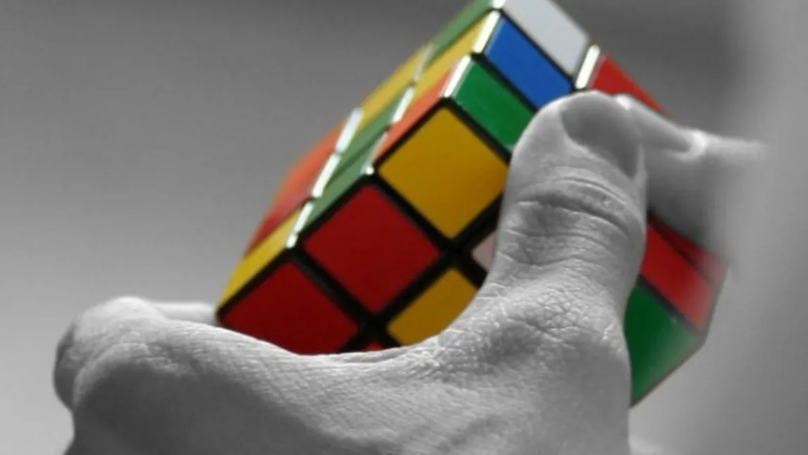 CUBUL RUBIK: Totul despre CUBUL RUBIK, jucăria care de 40 de ani uimeşte lumea. Joacă şi tu ONLINE CUBUL RUBIK