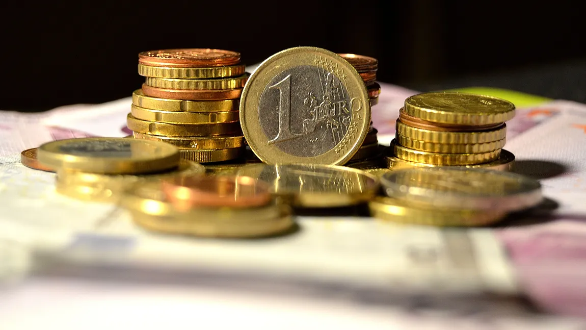 CURS VALUTAR, 29 mai: Leul, la un nou record faţă de euro