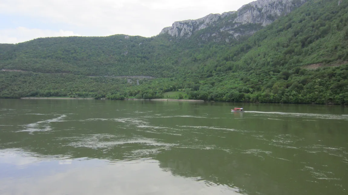 COD PORTOCALIU de INUNDAŢII pe Dunăre şi pe mai multe râuri. Autorităţile sunt în alertă