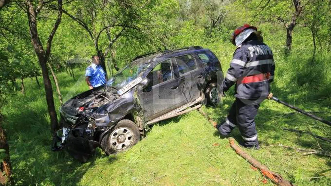 Primar hunedorean, implicat într-un accident rutier. Maşina s-a răsturnat spectaculos VIDEO