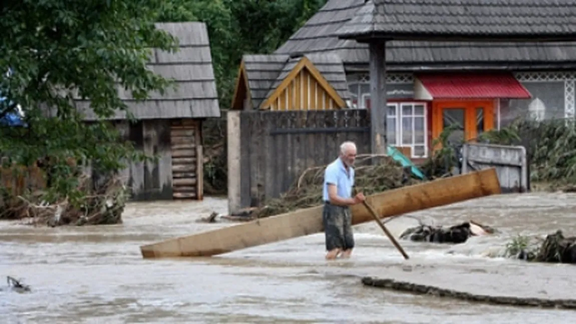 COD PORTOCALIU şi GALBEN de inundaţii. Depăşiri ale cotelor de apărare pe DUNĂRE. Harta zonelor vizate