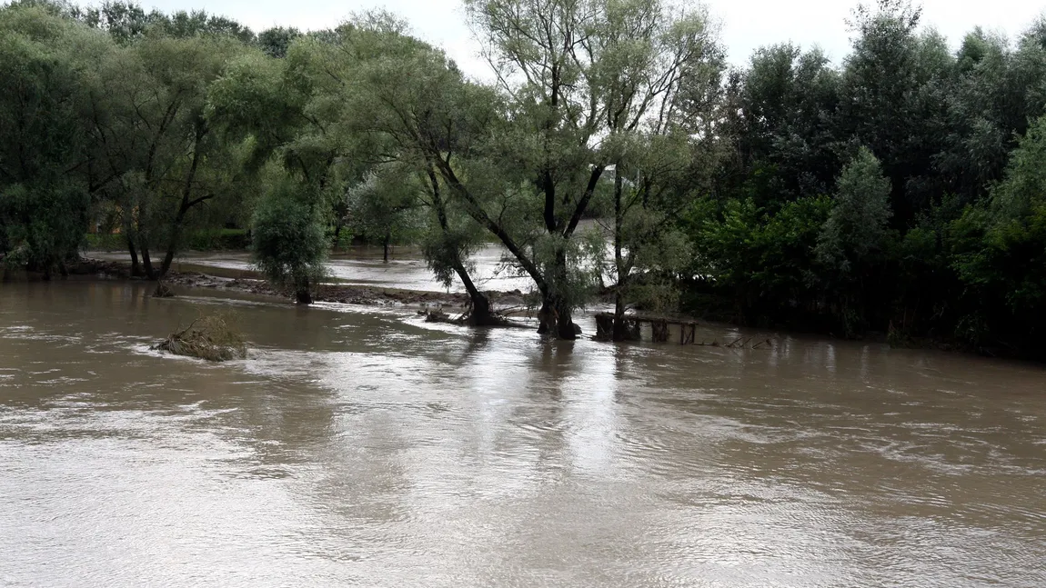 Trupurile bărbaţilor luaţi de ape, în Buzău, au fost găsite după două săptămâni