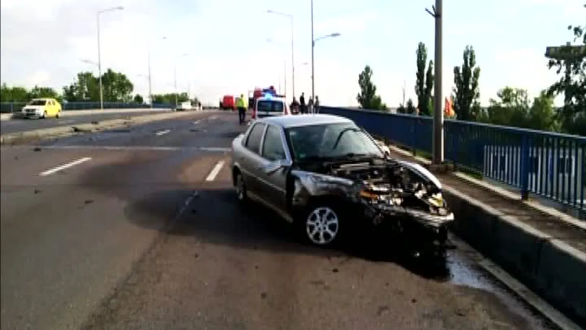 Trafic îngreunat pe DN 1 din cauza unei ciocniri între trei automobile