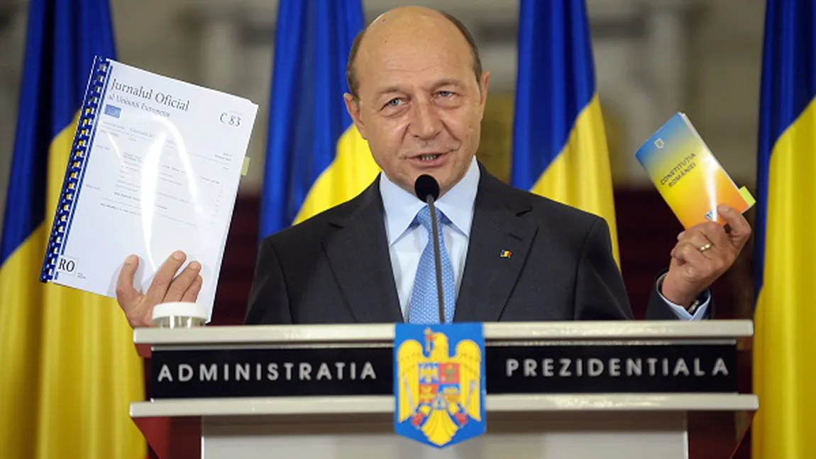 TRAIAN BĂSESCU face campanie şi la Palatul Cotroceni: Mă îmbrac aşa cum vreau