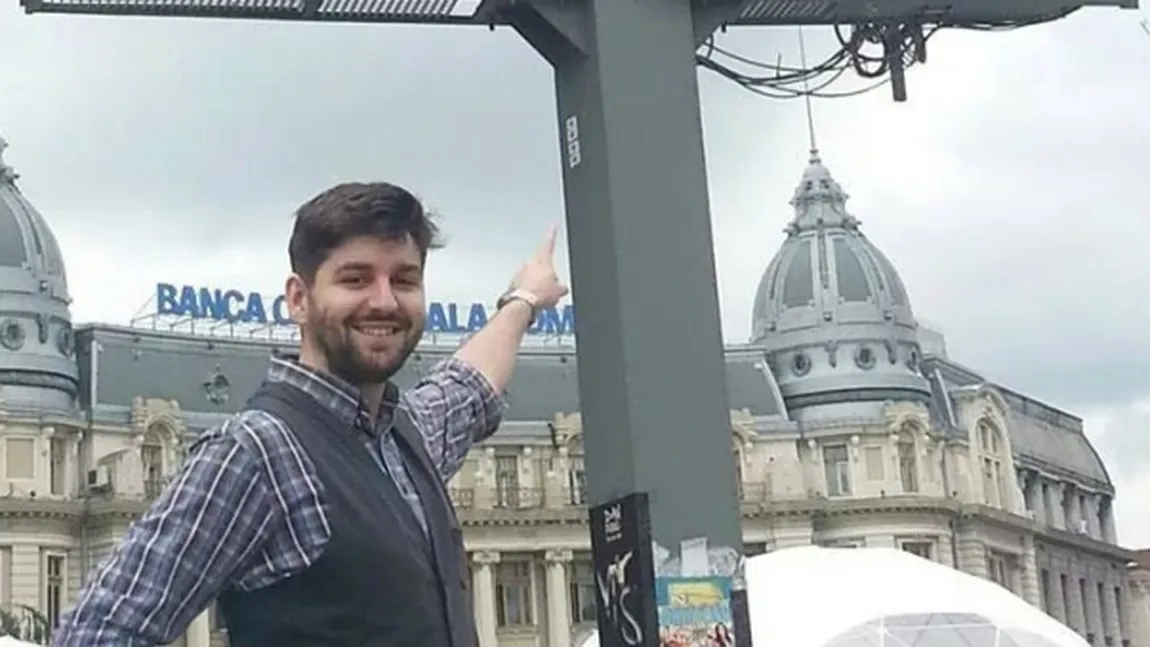 Un student din Bucureşti a închiriat un PANOU PUBLICITAR ca să-şi găsească loc de muncă FOTO