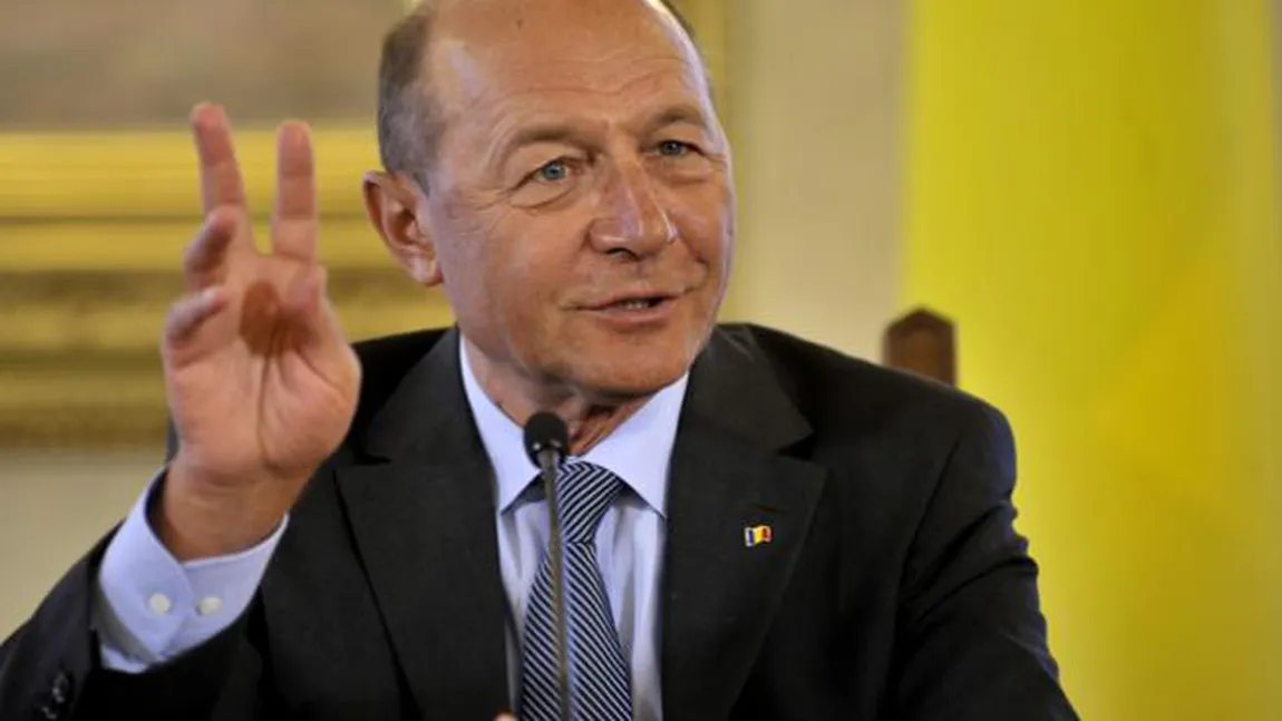 Parlamentul CERE DEMISIA lui Traian Băsescu. Declaraţia a fost ADOPTATĂ cu 344 de voturi 