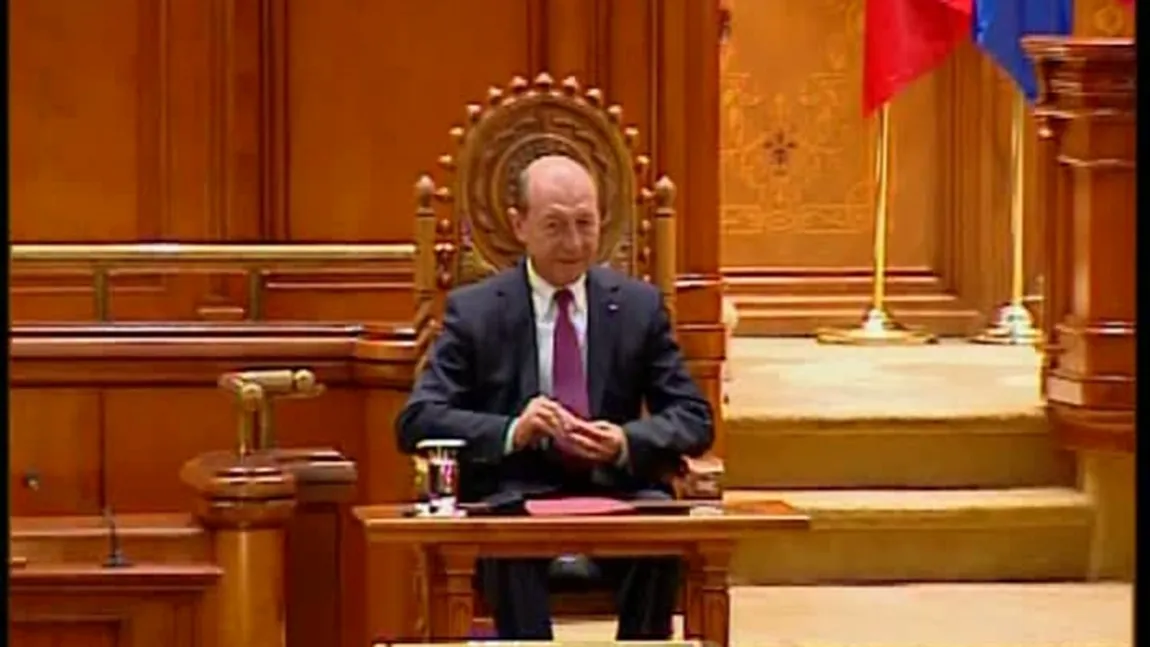 Senatul cere DEMISIA DE ONOARE a preşedintelui Traian Băsescu