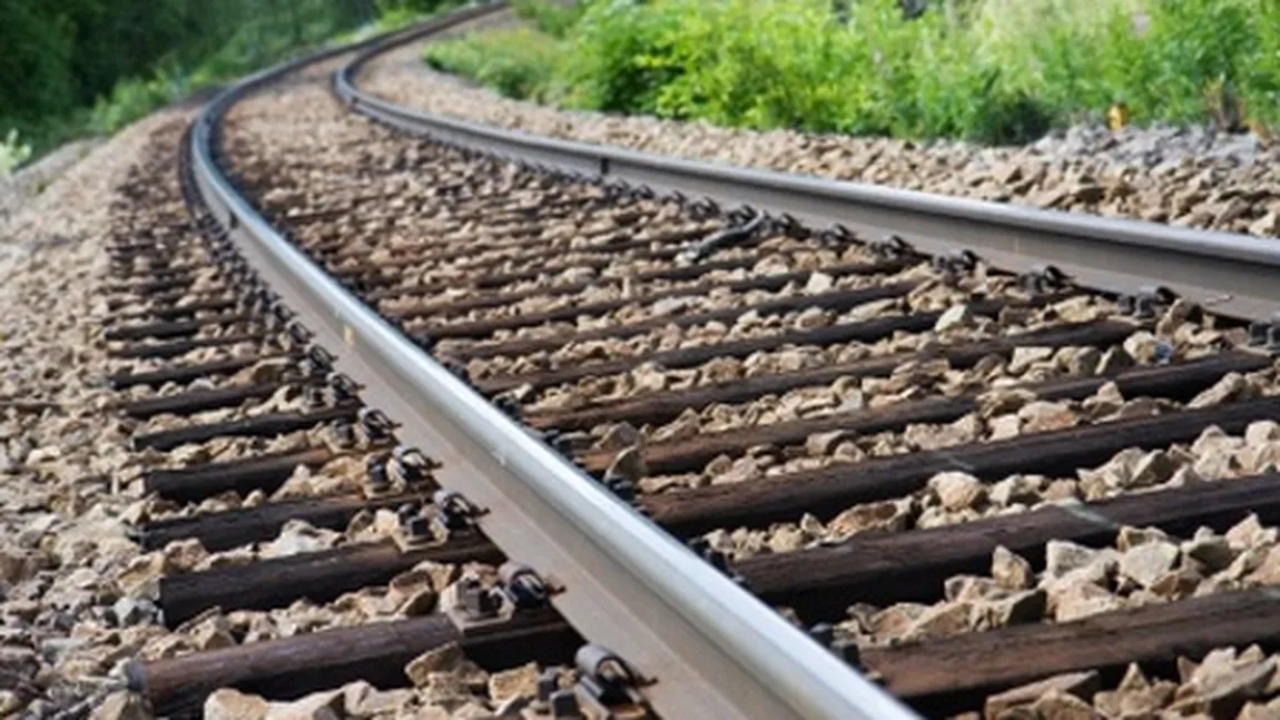 Un bărbat a fost decapitat după ce a fost lovit de tren în gara din Ploieşti