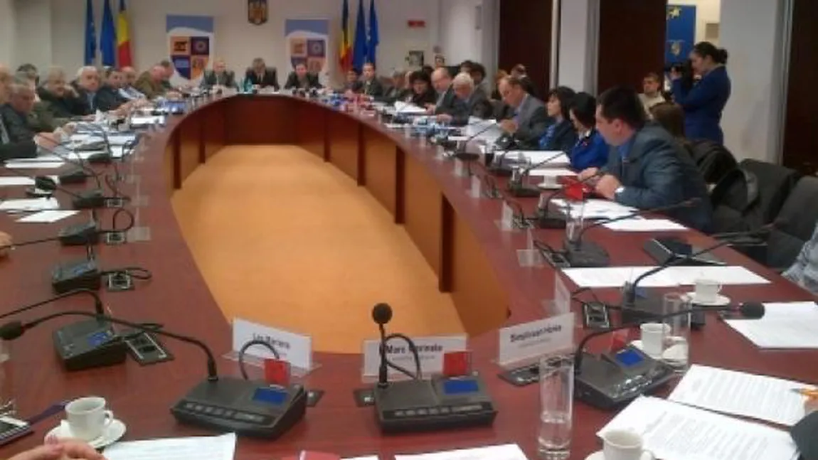 Majoritate PNL-PDL-UDMR, în Consiliul Judeţean Cluj. Horia Uioreanu, înlocuit de un udemerist