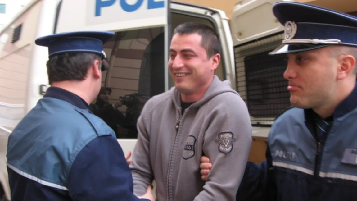 CRISTIAN CIOACĂ, ridicat de poliţie şi dus în arestul IPJ Argeş: 