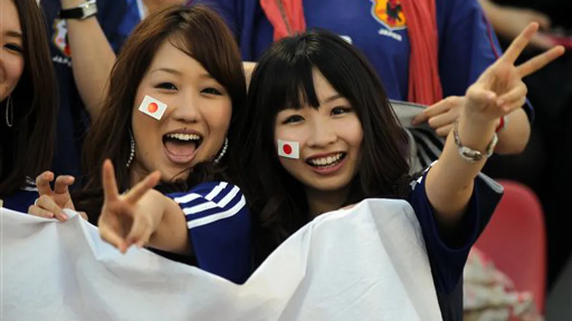 Au CURĂŢAT tot. Comportamentul INCREDIBIL al fanilor japonezi după înfrângerea cu Coasta de Fildeş FOTO