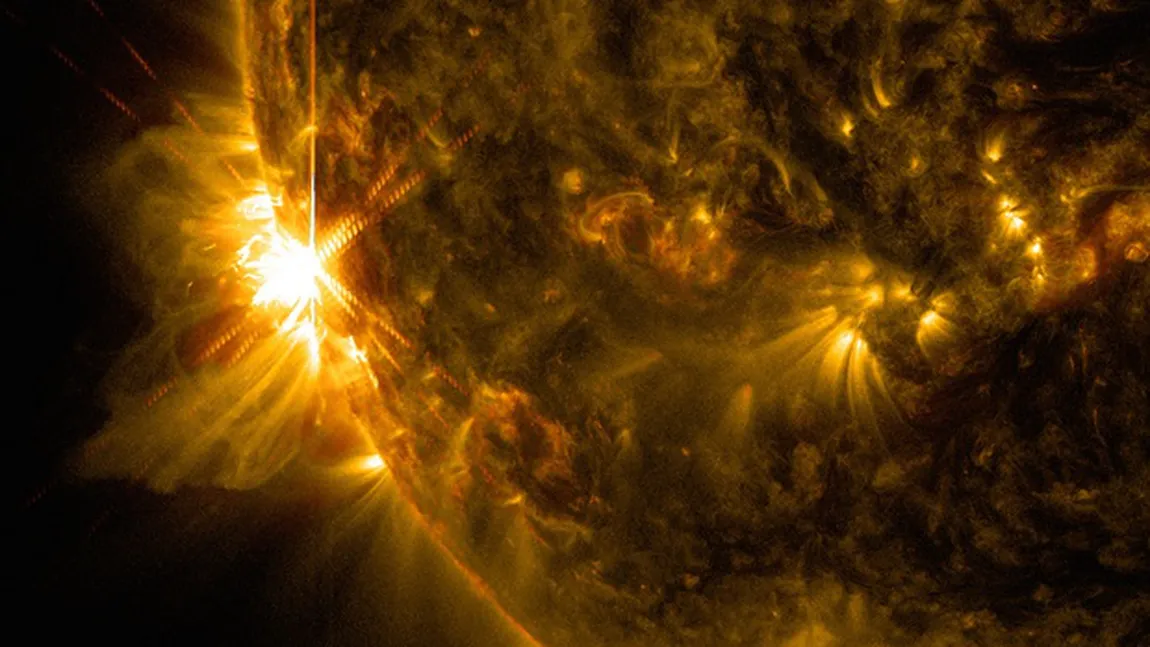 Trei explozii solare puternice ar putea declanşa vineri o furtună geomagnetică pe Pământ