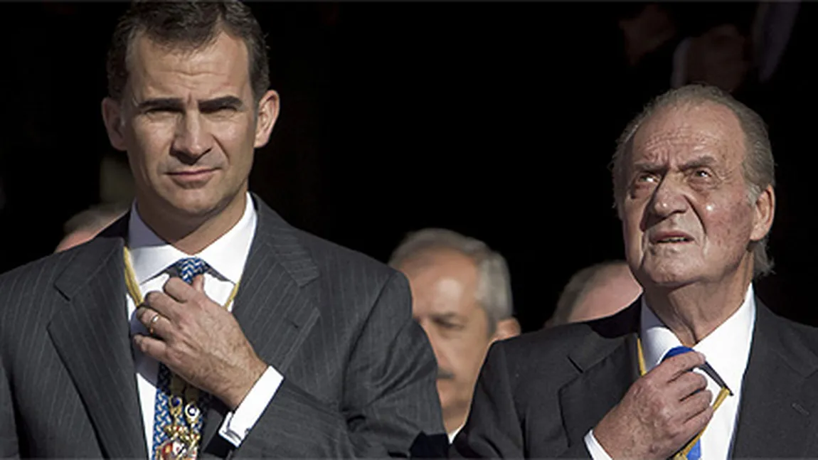 Regele Juan Carlos apare alături de prinţul moştenitor Felipe pentru prima oară de la anunţul abdicării