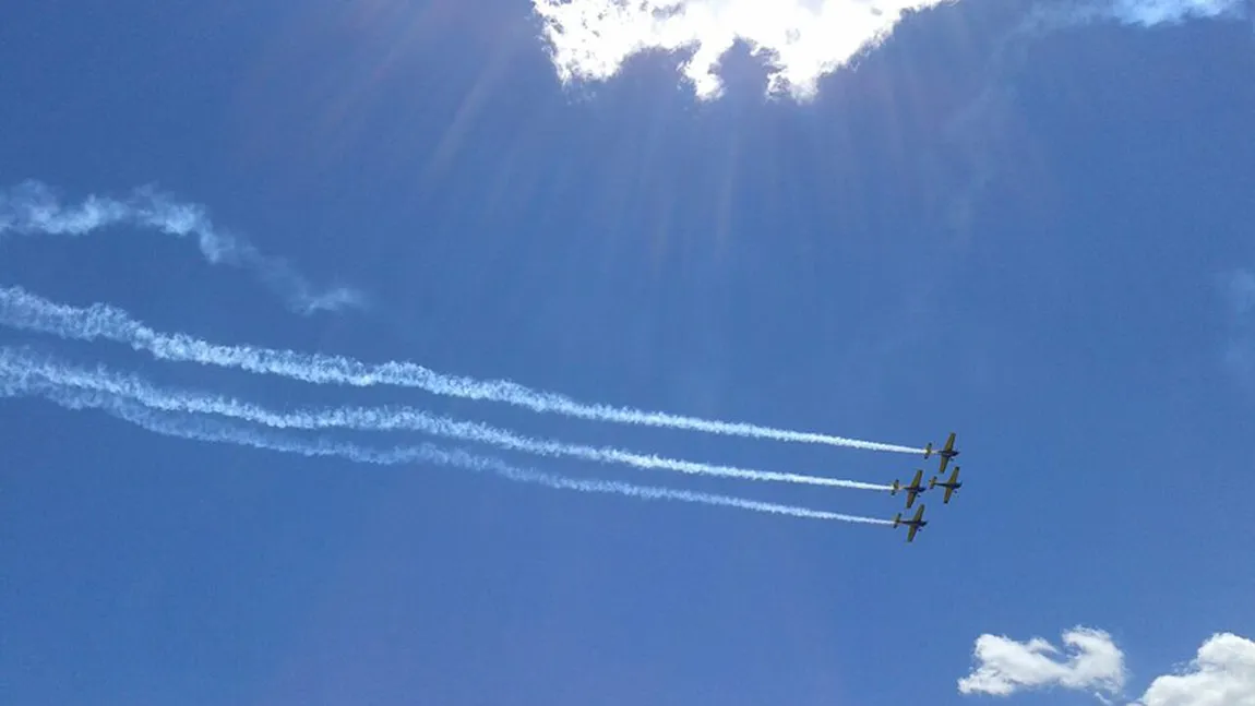 BIAS 2014. Show-ul aviatic de la Băneasa reuneşte 100 de aeronave şi peste 100 de piloţi şi paraşutişti