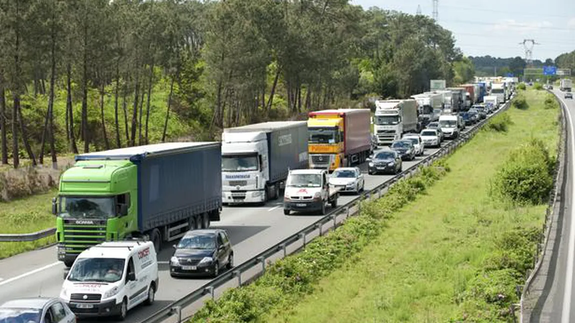 MAE a emis o avertizare de călătorie în Bosnia şi Herţegovina din cauza situaţiei drumurilor