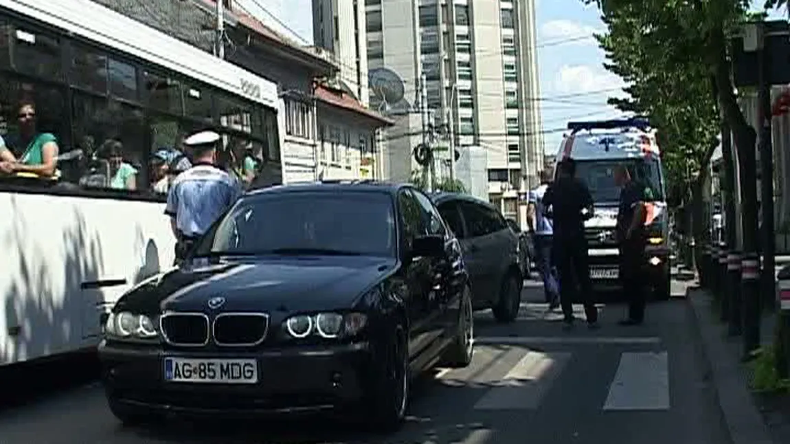 O femeie a fost lovită de maşină pe trecerea de pietoni
