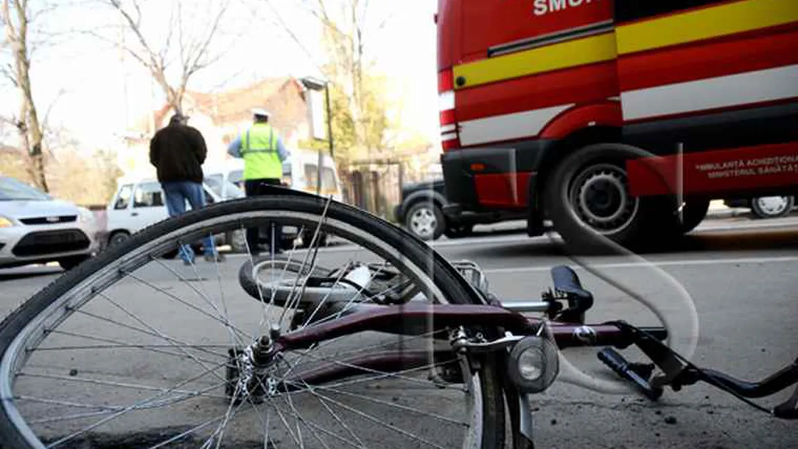 Un biciclist a accidentat grav o femeie, în Cluj