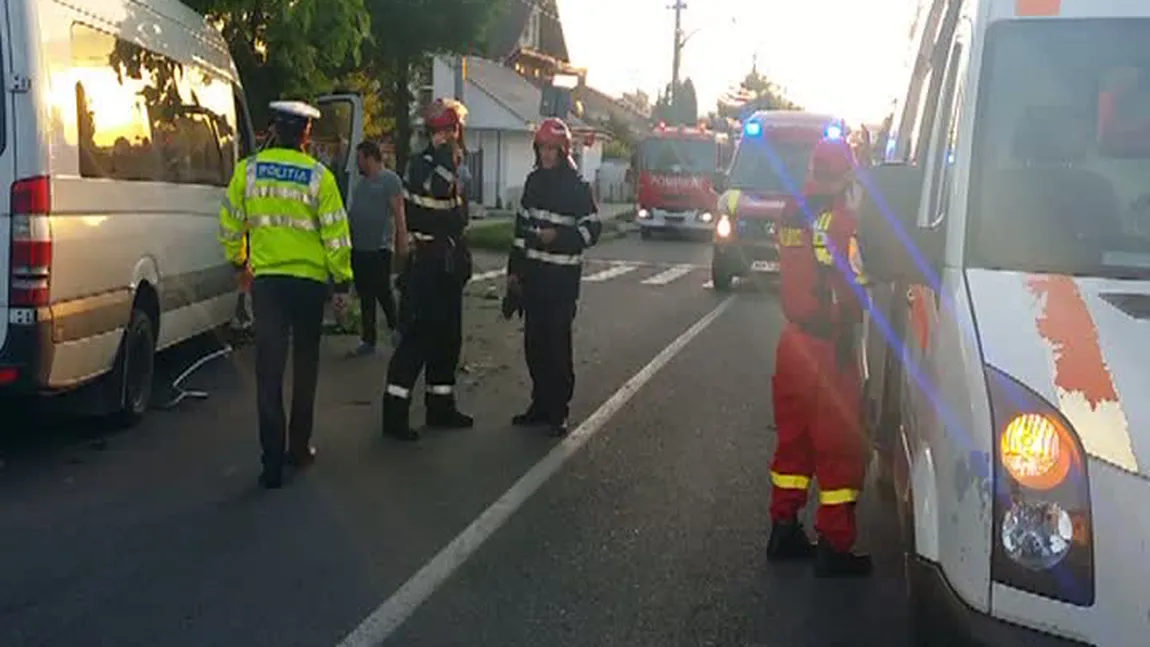 Carambol pe E85: Două persoane rănite şi patru maşini avariate într-un accident în lanţ