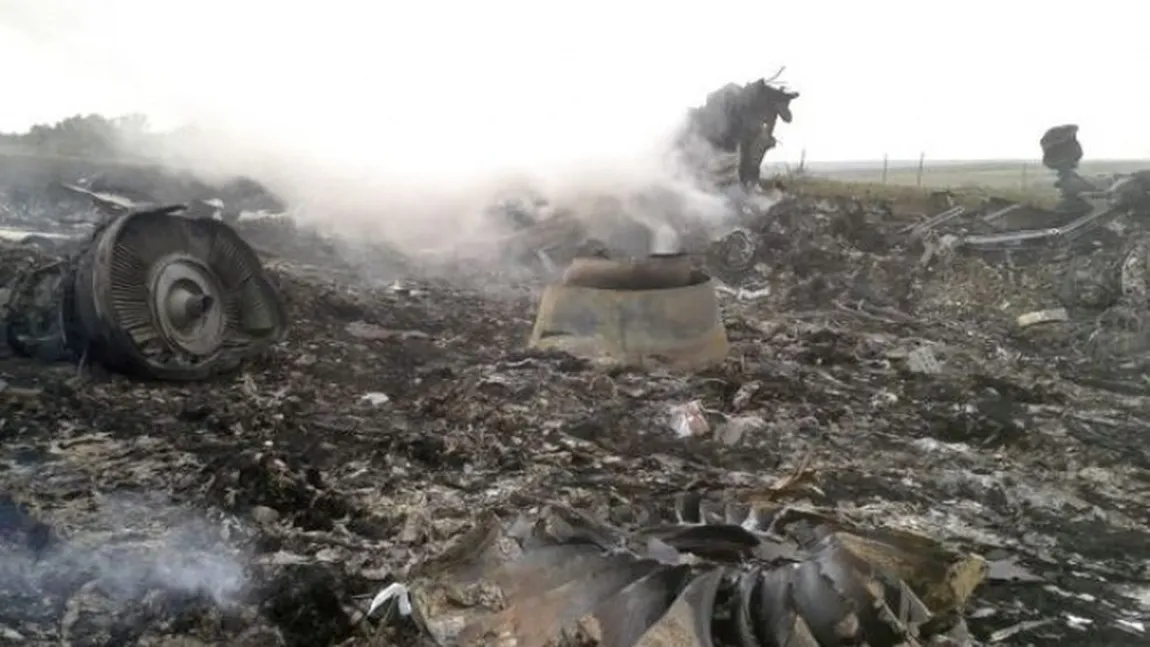 Zborul MH17: Experţi internaţionali la locul catastrofei