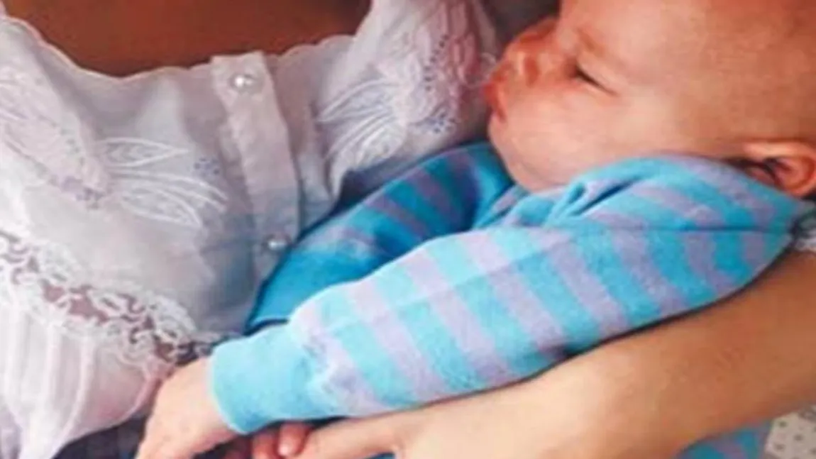 Ce faci când bebeluşul are colici: Cum îl ajuţi să scape de gaze