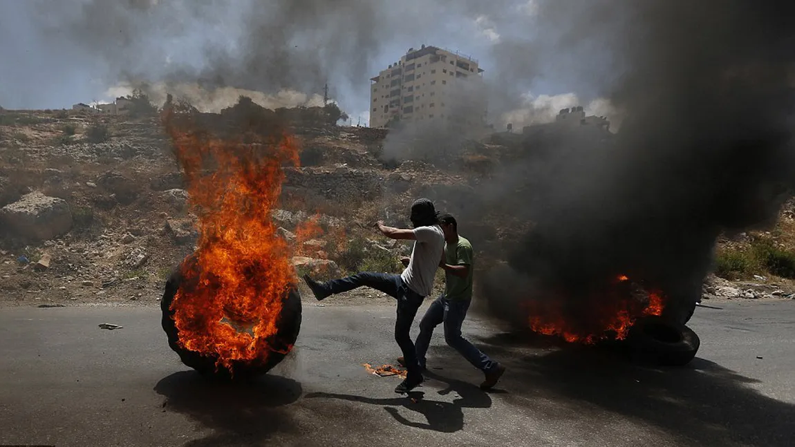 Cel puţin zece explozii au vizat bunuri ale grupării Fatah în Fâşia Gaza