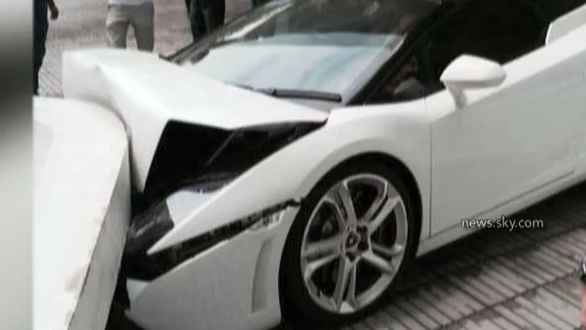 Valetul ghinionist. Bărbatul a făcut praf Lamborghini-ul unui client VIDEO