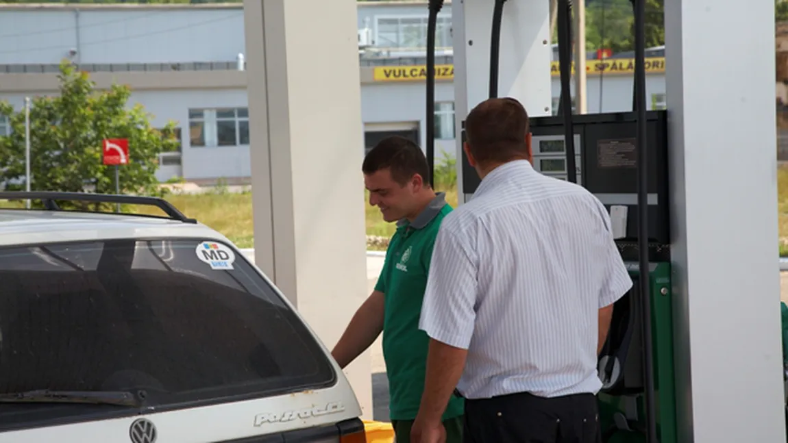 Mii de români îşi fac plinul la maşină în Republica Moldova. Cât de ieftin este carburantul la moldoveni