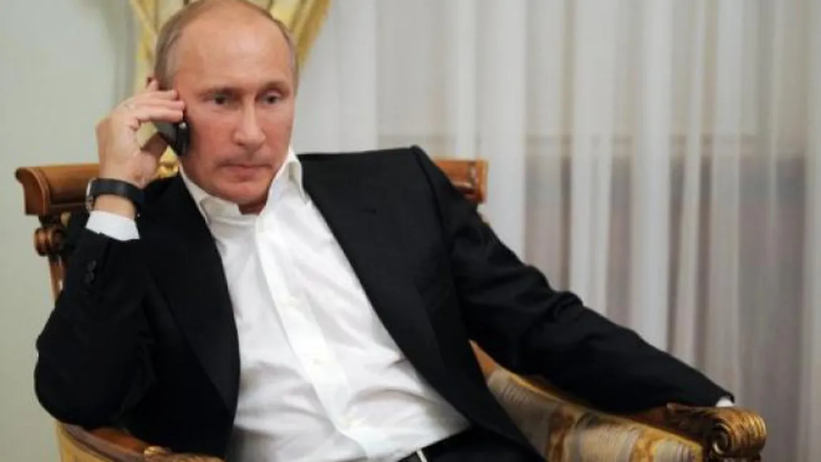 Într-o singură zi s-au vândut 42 de smartphone-uri de aur cu chipul lui Putin. Cât costă o astfel de bijuterie