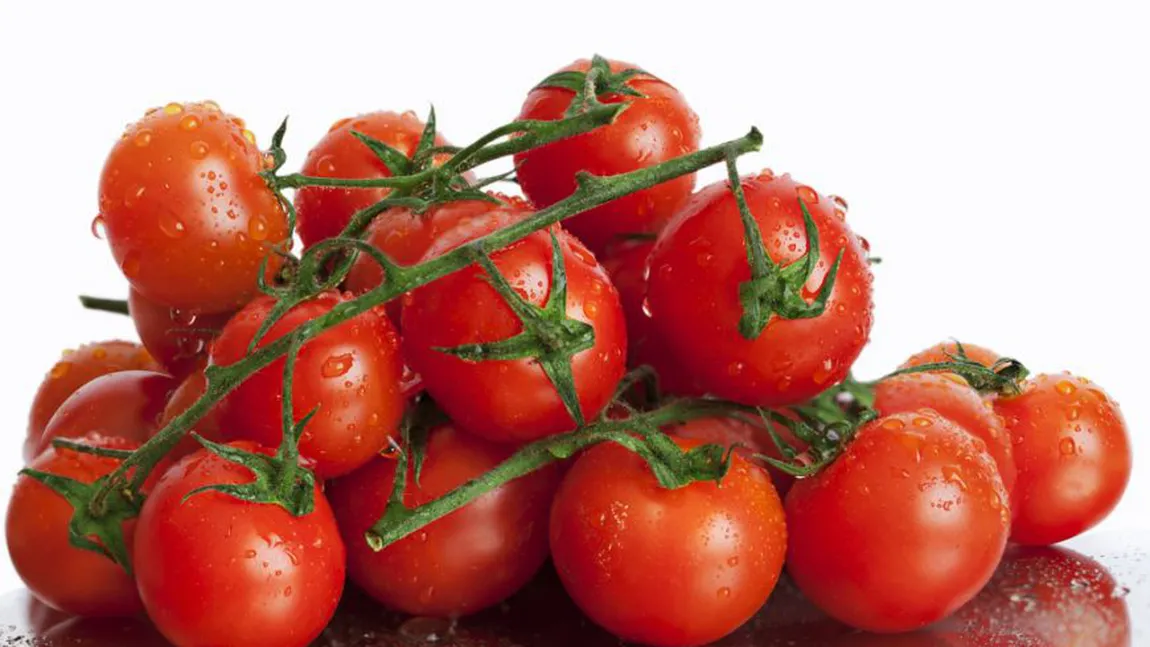 Cele mai bune măşti de faţă pe bază de tomate şi efectele lor incredibile!