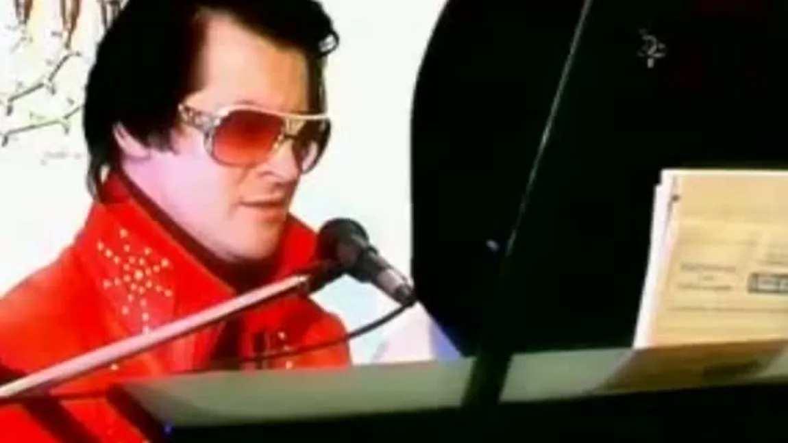 A uitat de cele sfinte. Preotul român care îl imită pe Elvis îşi face de cap la Ibiza FOTO