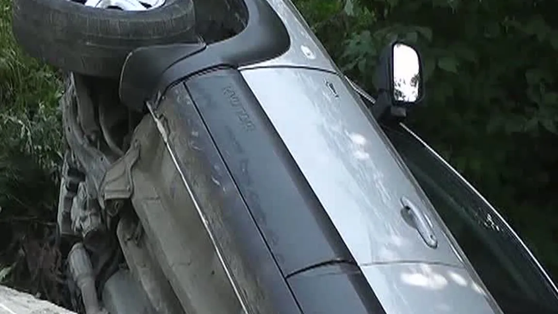 Accident ciudat în Argeş. Şi-a băgat familia în spital, din cauza unei bijuterii VIDEO