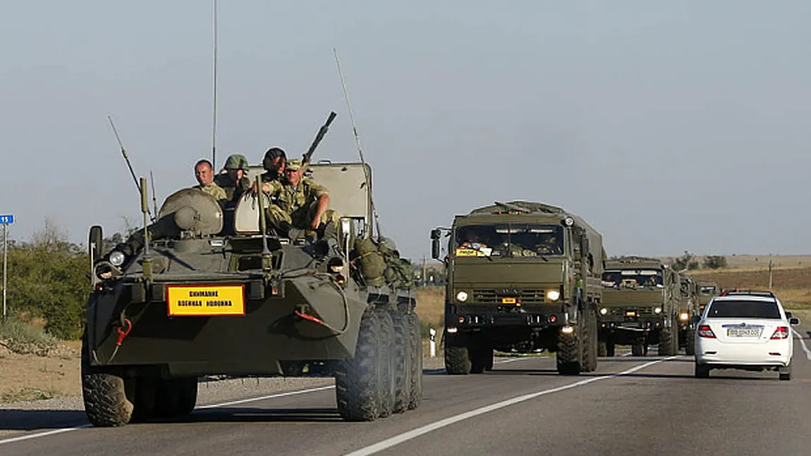 Un convoi rus de ajutor umanitar a trecut frontiera spre estul Ucrainei