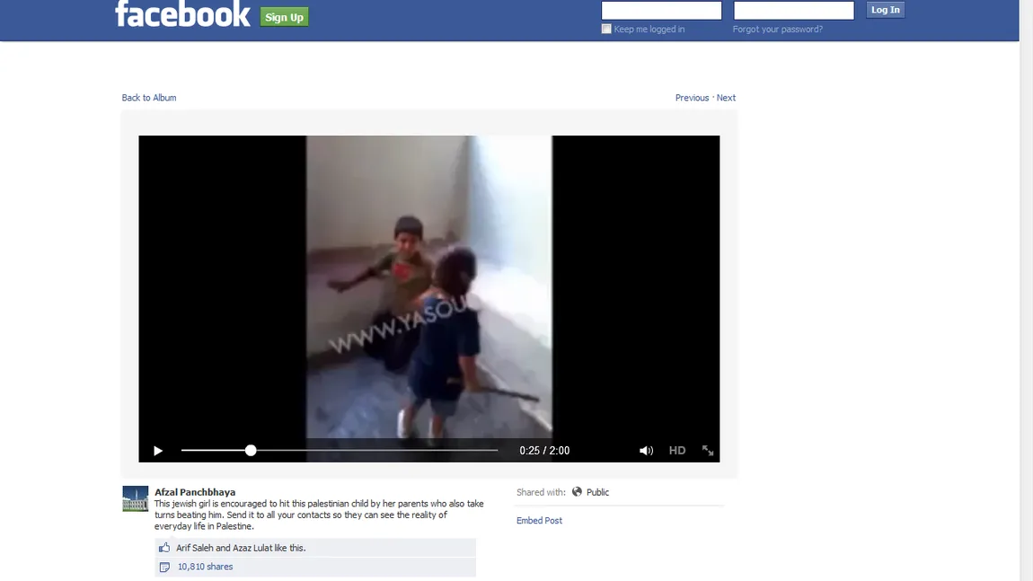 Imagini CRIMINALE: Cum este încurajată o fetiţă evreică să BATĂ cu BÂTA un băieţel palestinian VIDEO