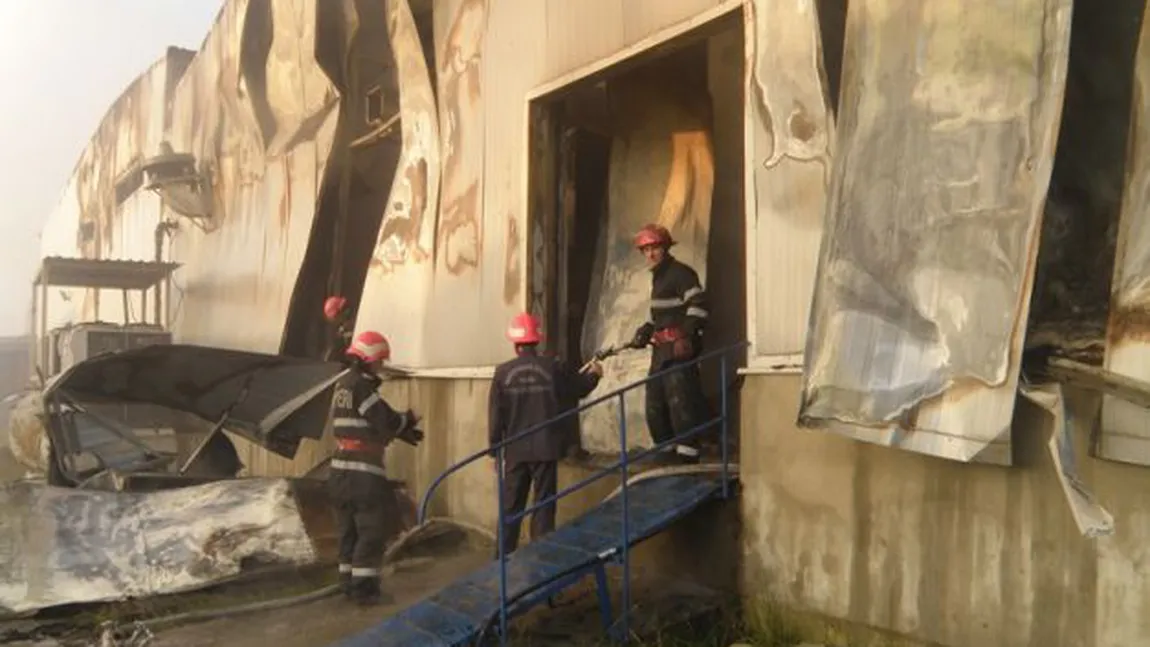 Incendiul de la fabrica de vopseluri din Neamţ, generat de manipularea defectuoasă a solvenţilor