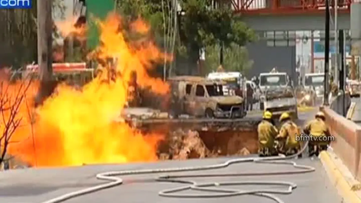 Imagini spectaculoase: Incendiu puternic, în urma unei explozii la o conductă de gaz, în Mexic VIDEO
