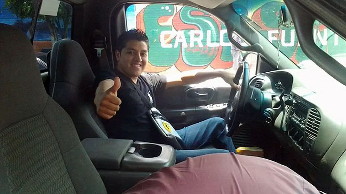 Sinucidere prin selfie! Ce a păţit un tânăr care a vrut să se fotografieze cu un pistol FOTO