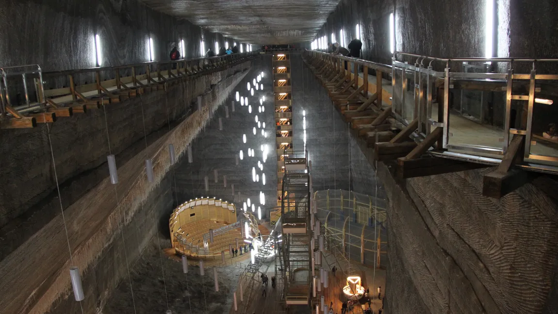 TRAGEDIE în Salina Turda. Un bărbat a murit sub privirile îngrozite ale turiştilor