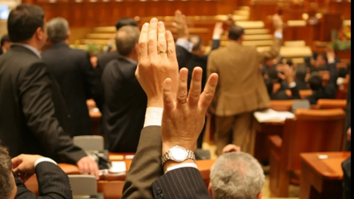 Ordonanţa privind MIGRAŢIA aleşilor locali, ADOPTATĂ în comisii la Camera Deputaţilor