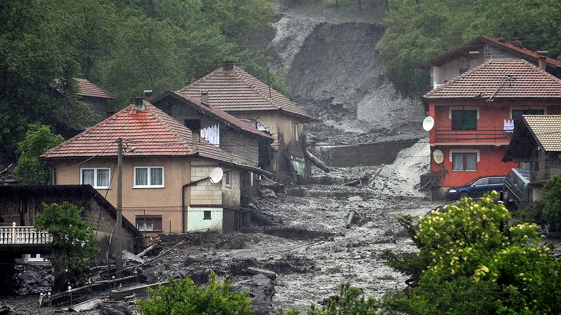 Avertizare MAE: Sectoare de DRUM BLOCATE în SERBIA din cauza alunecărilor de teren