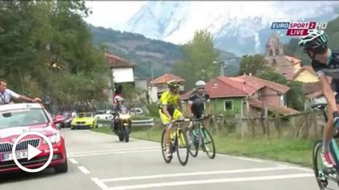 Bătaie între ciclişti în La Vuelta. Şi-au împărţit pumni de pe biciclete VIDEO