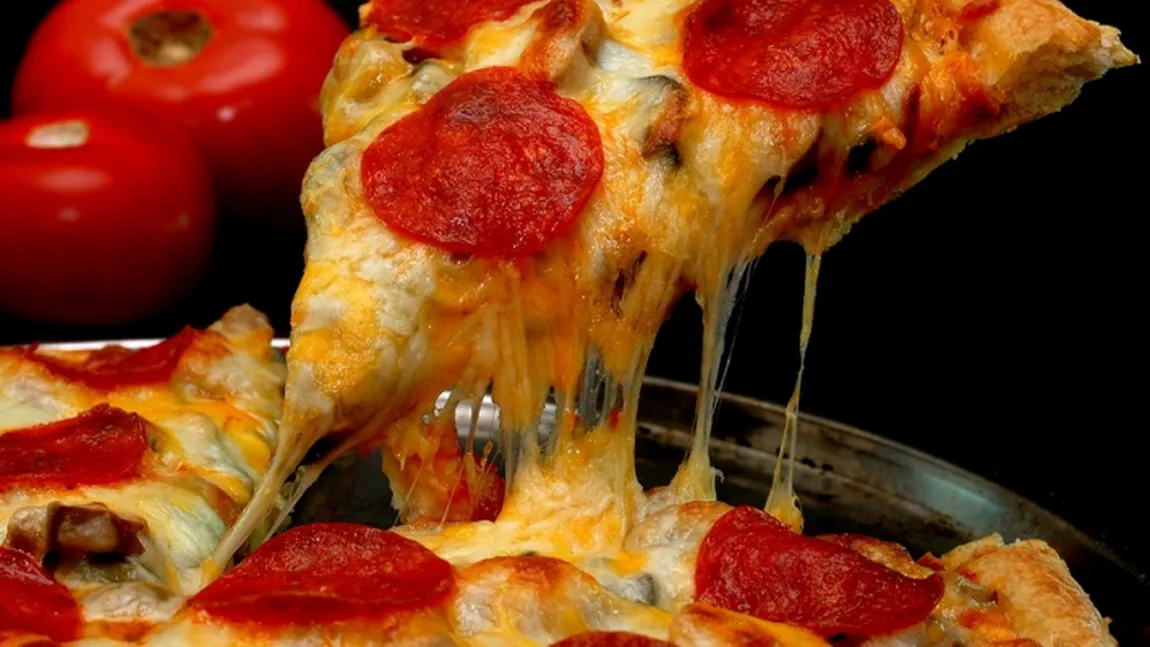 Gestul BIZAR la care a recurs un TÂNĂR care livra PIZZA după ce un client a făcut o comandă prea târziu FOTO