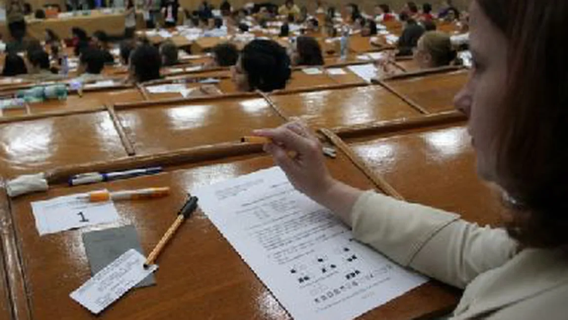 Candidaţii au susţinut, luni, examenul de admitere în avocatură