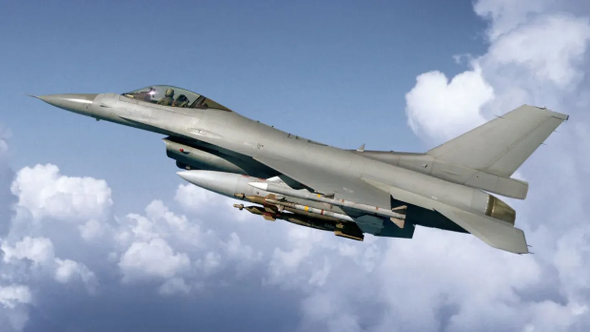 Primii piloţi români care vor zbura pe avioane F-16 încep antrenamentele