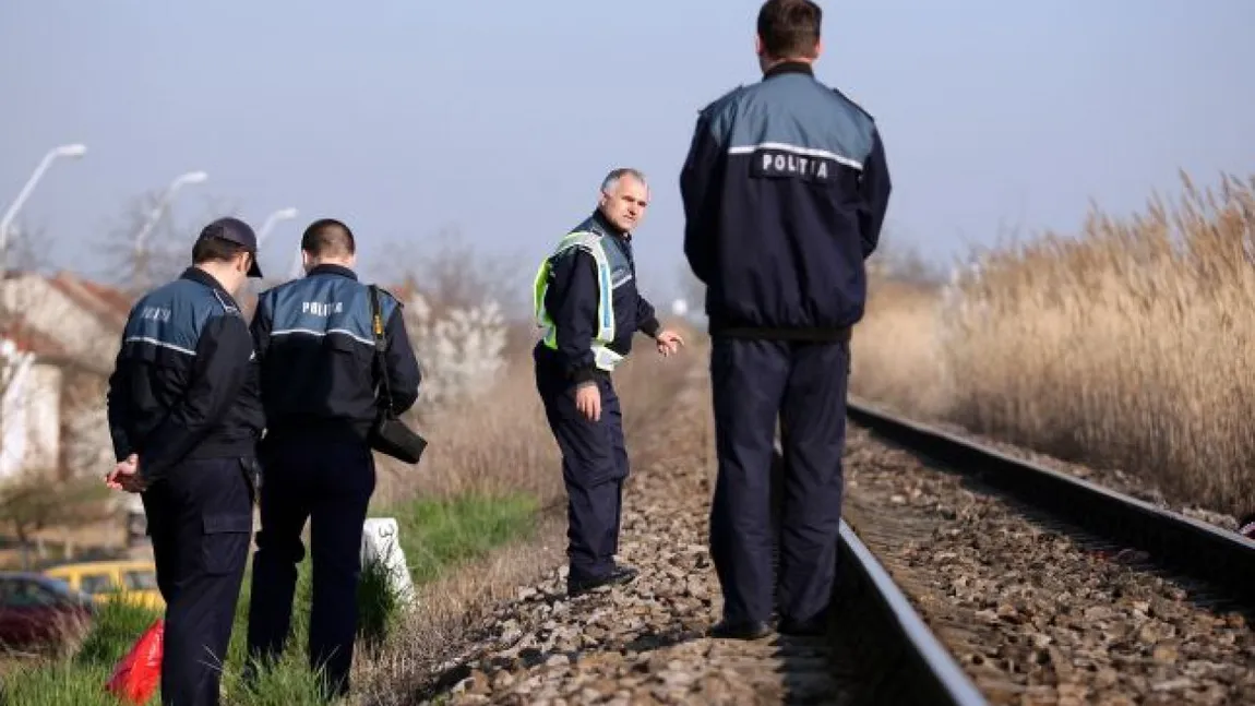 Percheziţii la romii din Sinteşti, bănuiţi că au furat elemente de cale ferată