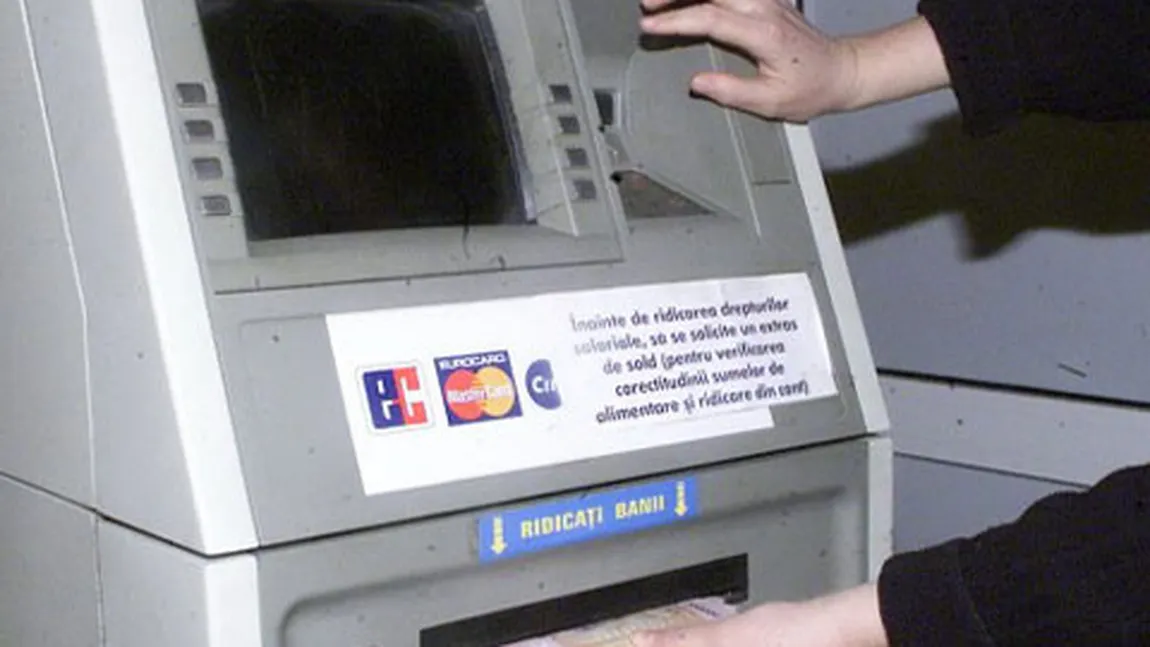 Ce comisioane percep băncile la retragerile de la bancomat