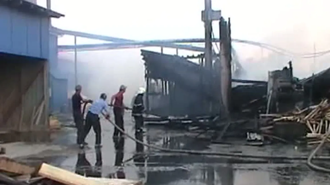 Incendiu puternic la un gater din Covasna. Pagube în valoare de 100.000 de euro