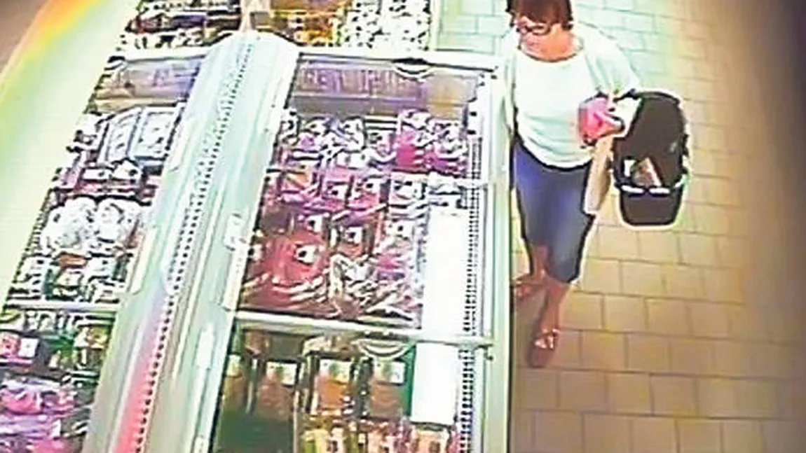 ALERTĂ MAXIMĂ. O nebună înfige ace în carnea din supermarketuri FOTO