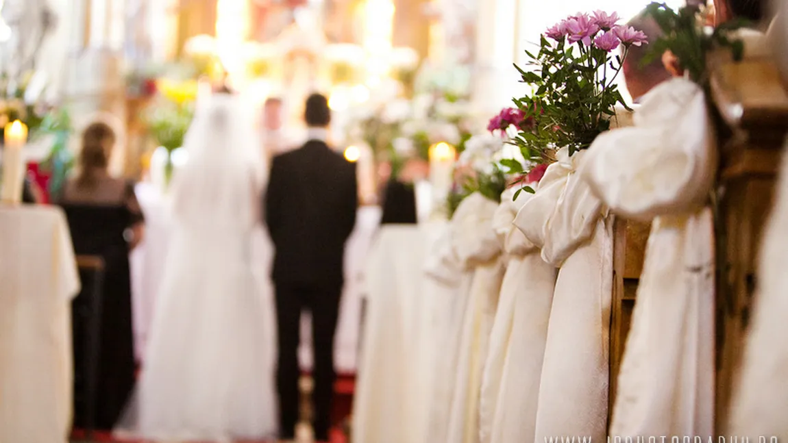 NUNTĂ CU BUCLUC: Un tânăr a furat 400 de euro din casa unui nuntaş ca să facă rost de bani de dar