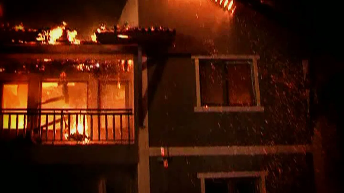 Incendiu devastator în apropiere de Timişoara: Un restaurant şi o vilă au ars aproape din temelii